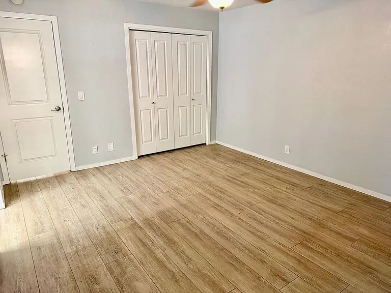 2619 Waverly Ct — Photo 6