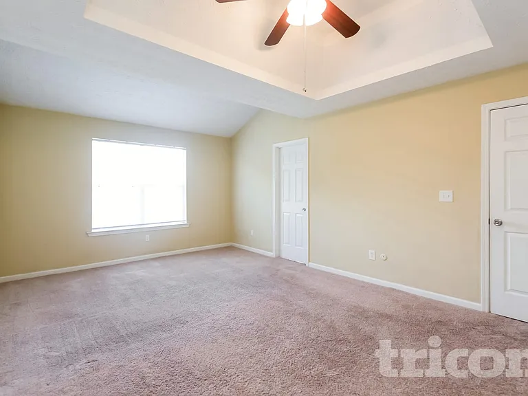 130 Labrea Blvd — Photo 9