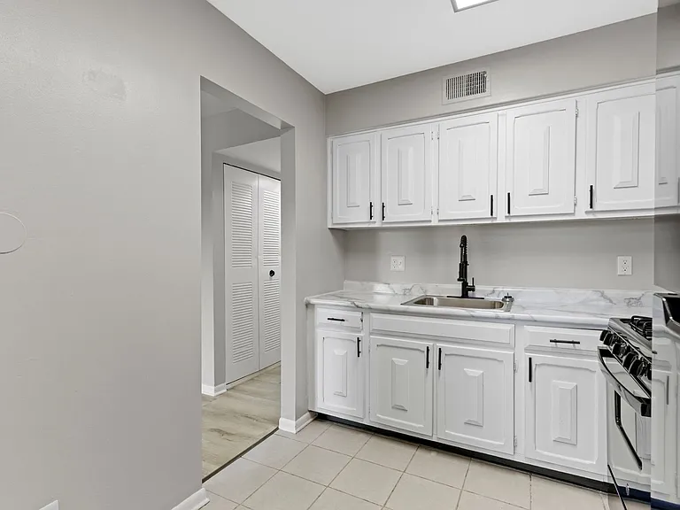 The Cedars Apartment Homes — Photo 7