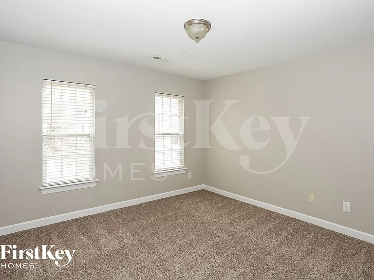 1504 Aries Ln — Photo 15