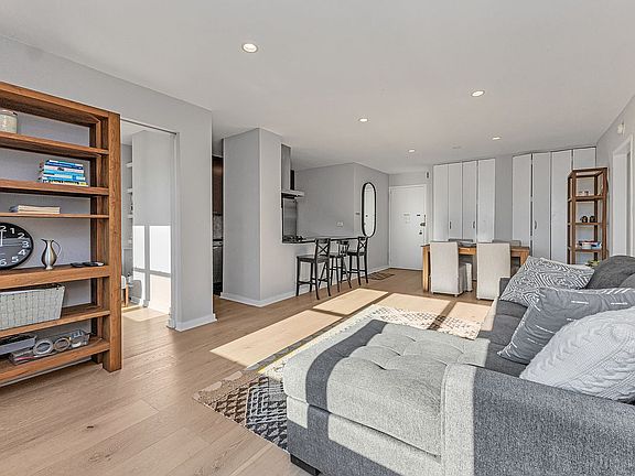 3rd image of 137 E 36th St #24C
