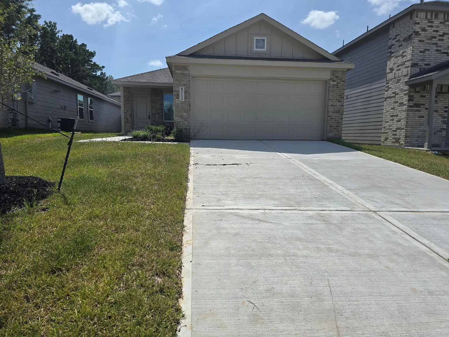 3 bed, 2.0 bath, 1409 sqft, $1,700 — Photo 1