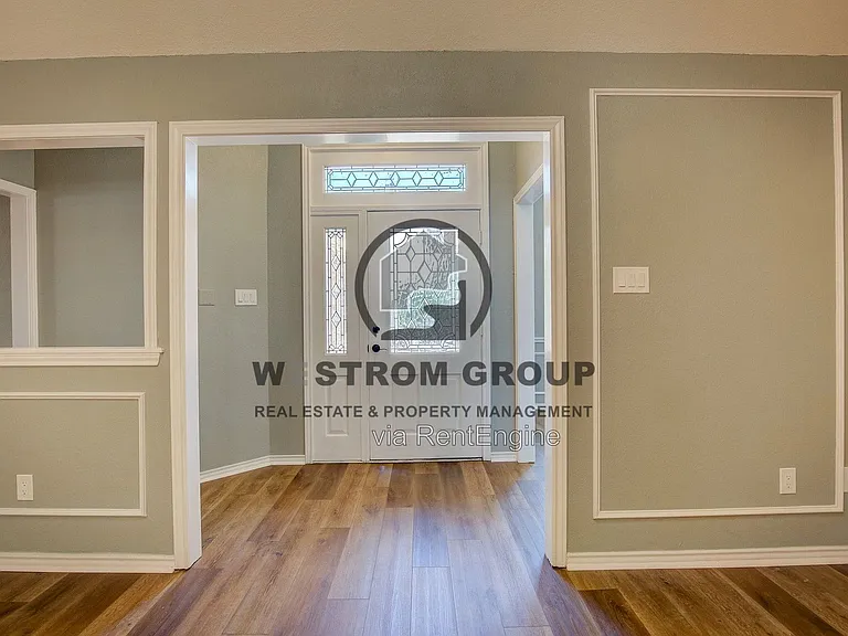 3914 Meadow Dr — Photo 4