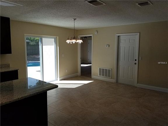 4th image of 319 Hidden Lake Dr