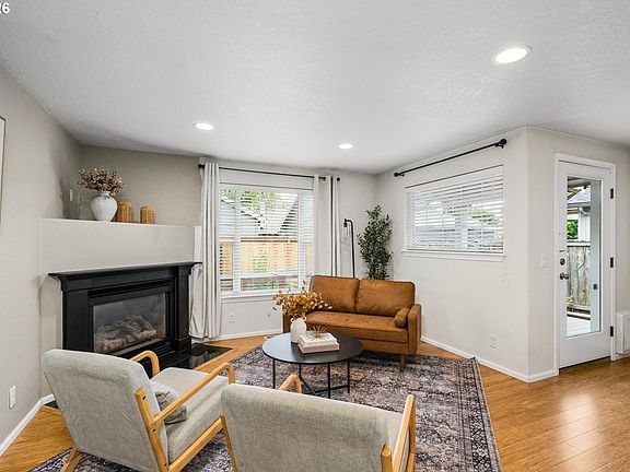 5th image of 1076 Yew St