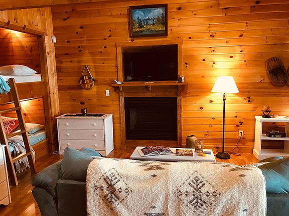 Living Room w/ bunks