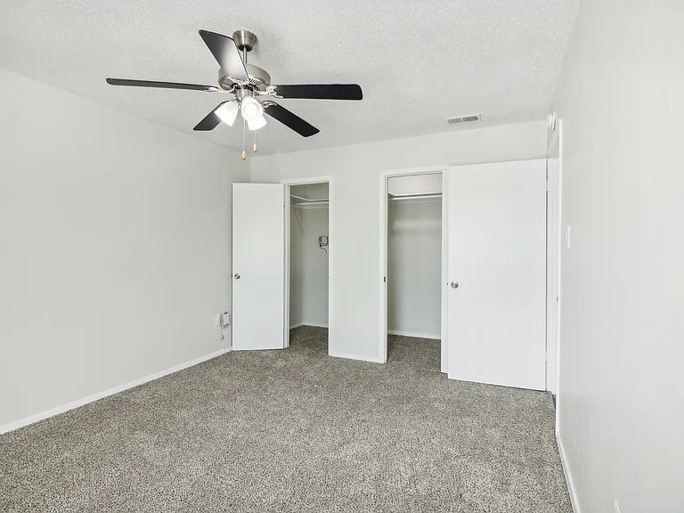 W Kirby St-022