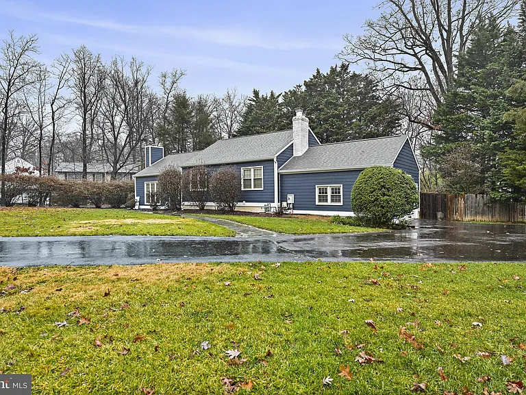 1008 Park St SE — Photo 3
