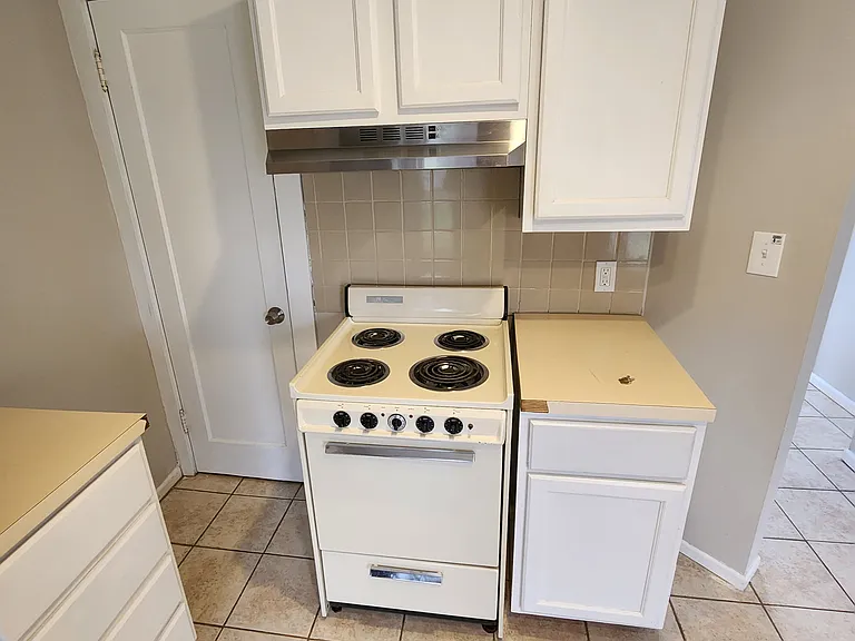 140 W State Rd #B — Photo 4