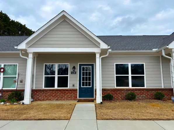 701 Pondview Ct, Cornelia, GA 30531