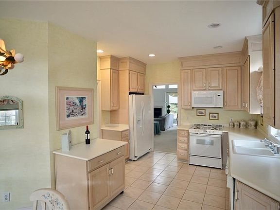 5th image of 18 Thamesford Ln