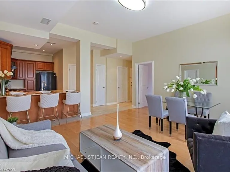 130 Wellington St N #201 — Photo 6