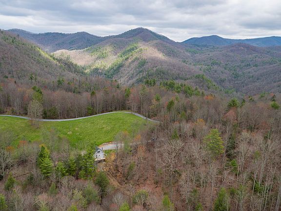 5th image of 143 Horseshoe Ln