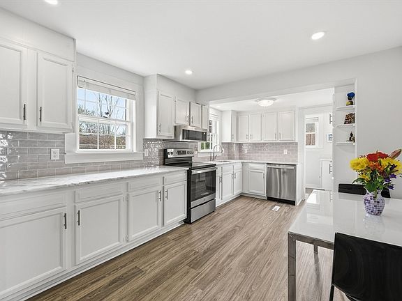 2nd image of 7 Cherry St