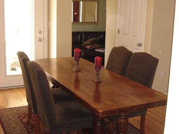 Dining Area - Additional door to patio!