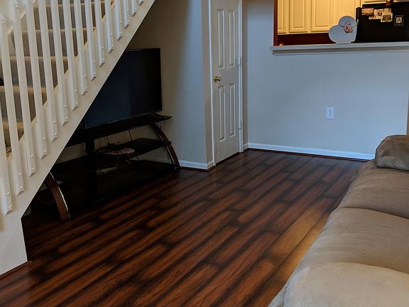 3rd image of 3016 Glenloch Cir