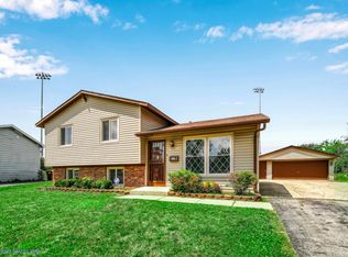 17210 Peach Grove Ln, Hazel Crest, IL 60429