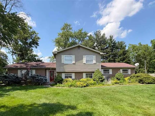 1890 Oak St, Linton, IN 47441