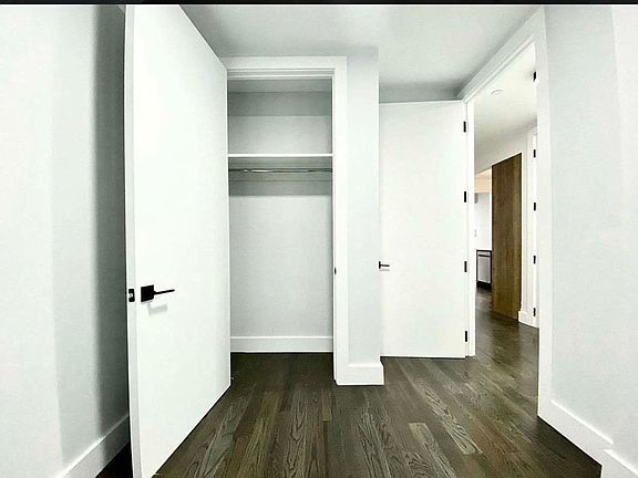 4th image of 775 Lexington Ave #2B