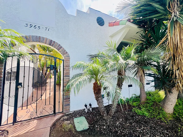 Spring Rent Special-Upgraded Hacienda Style Home! — Photo 5