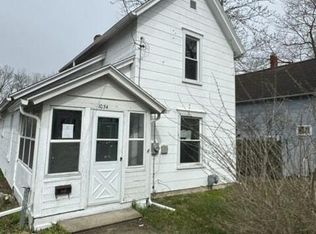 1034 Walker St, Jackson, MI 49202