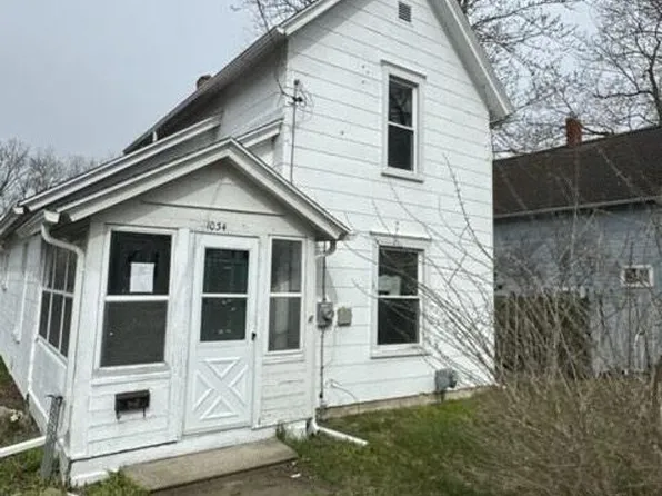 1034 Walker St, Jackson, MI 49202