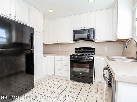 4th image of 799 Serben Dr