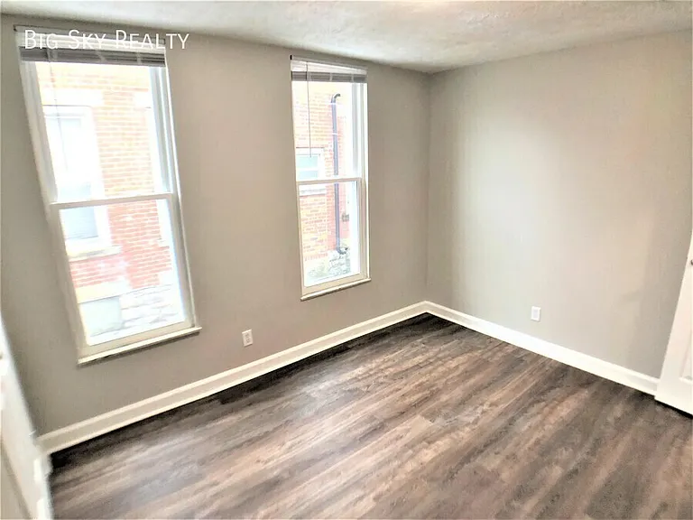 881 Oak St — Photo 10
