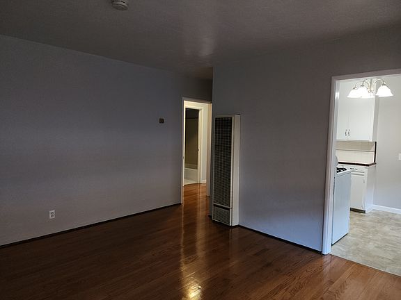 4th image of 1516 25th St APT 3