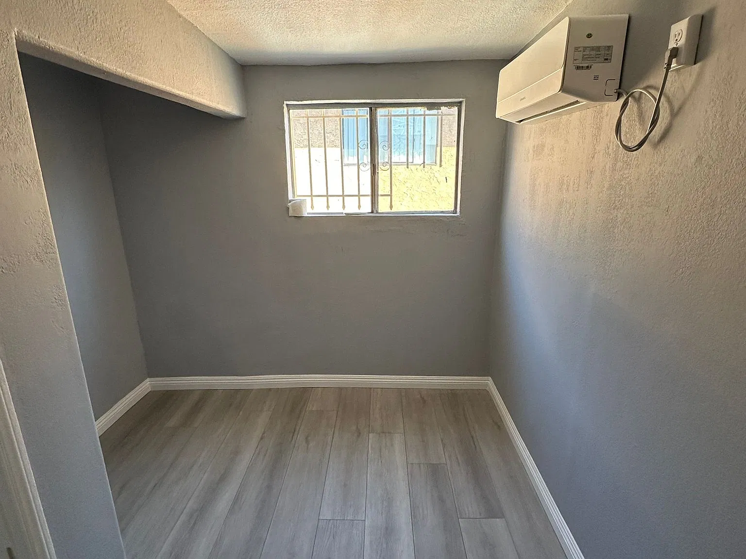 651 N Commonwealth Ave — Photo 2