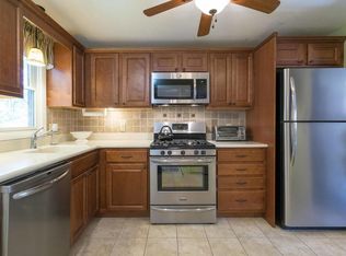 24 Heritage Rd, Quincy, MA 02169