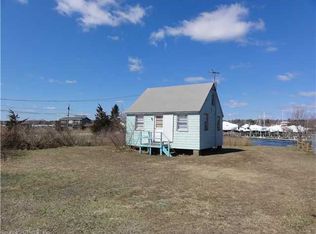 36 Roseleah Dr, Mystic, CT 06355