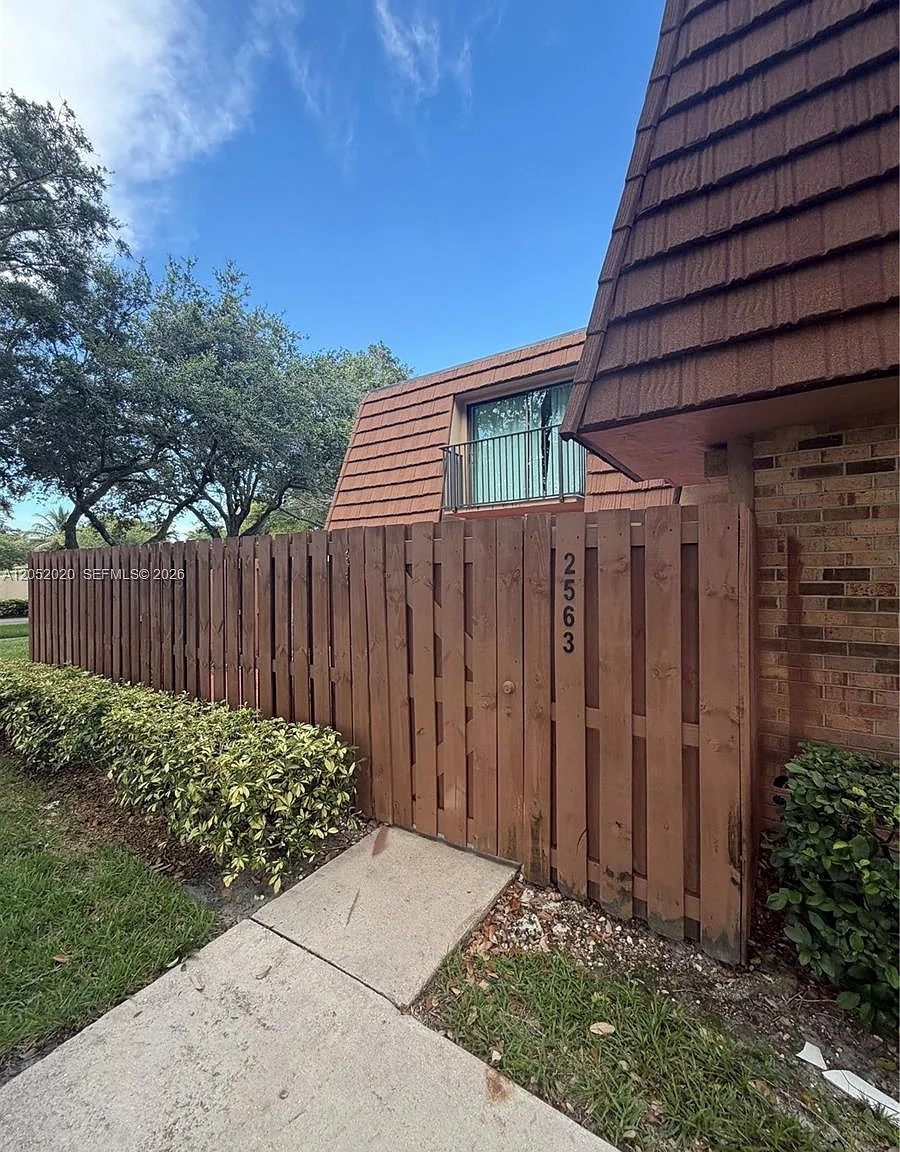 2 bed, 2.5 bath, $2,700 — Photo 1