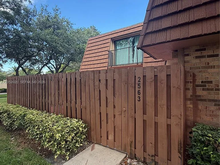 2563 Camelot Ct #2563 — Photo 1