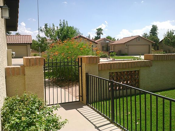 5th image of 2238 E Fairview Ave