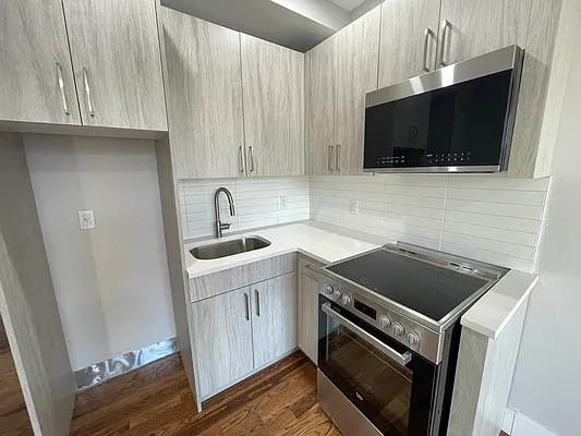 Rented by Tapiro Realty | media 9