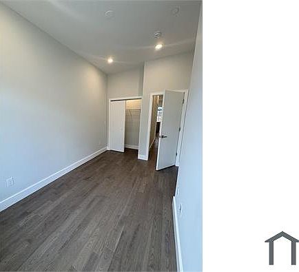 4th image of 2114 N Franklin St #1