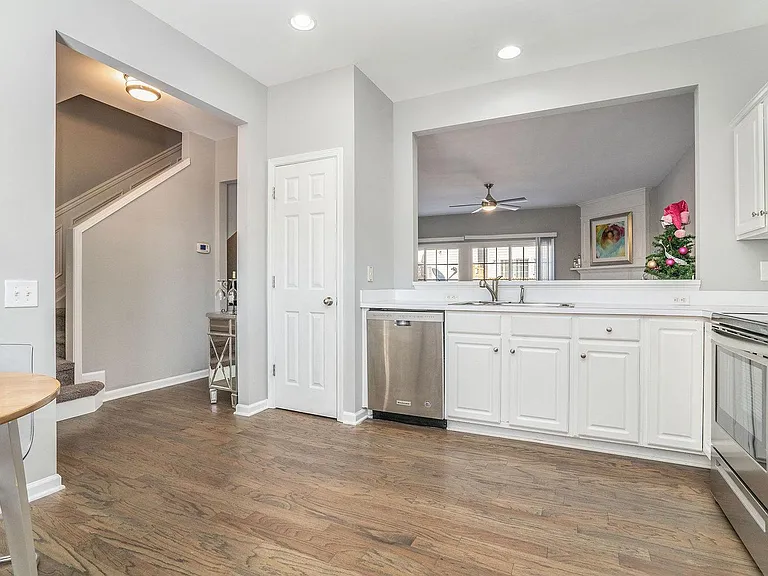 10428 Winslet Dr — Photo 11