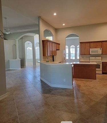 4th image of 27021 Edenrock Ct
