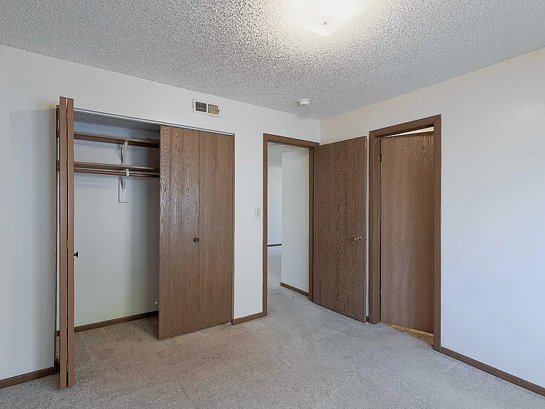4615 Meredeth St #8 — Photo 11