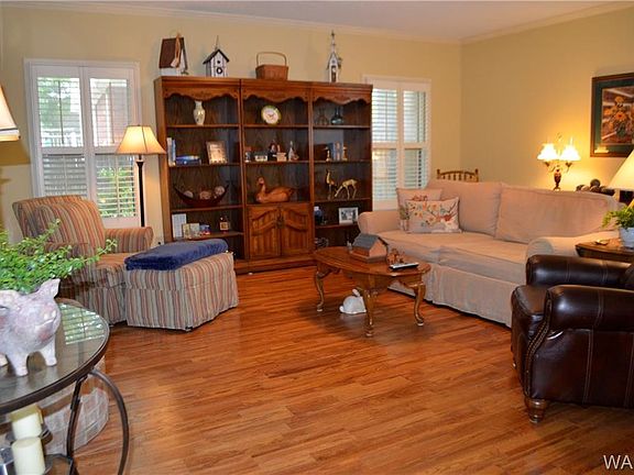 2nd image of 525 Sandbrook Ln