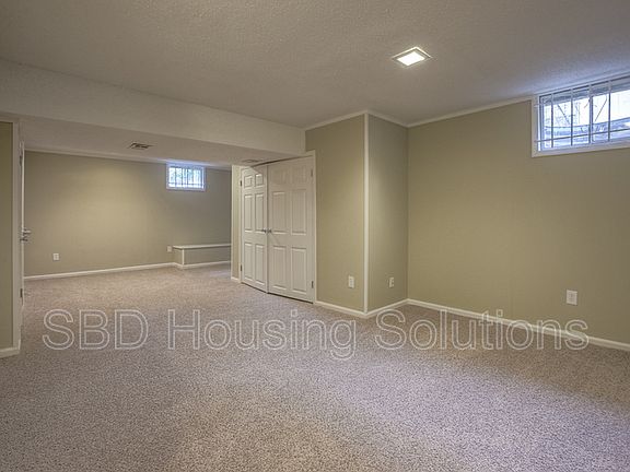 5th image of 8713 E 108th St