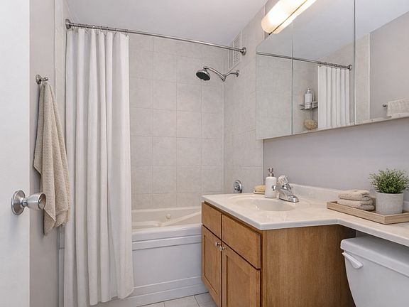 5th image of 655 W Irving Park Rd APT 3314