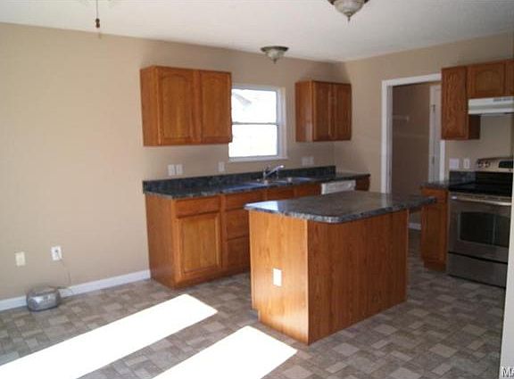 3rd image of 124 Ezekiel Ct