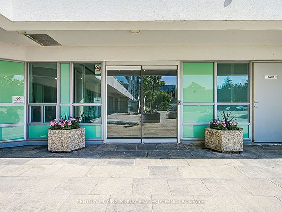 4th image of 60 Fairfax Cres #227