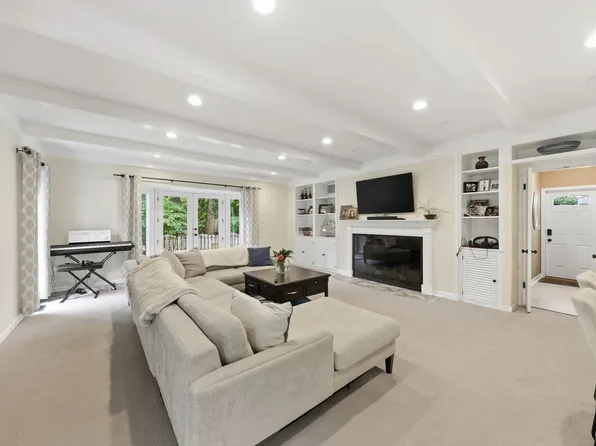 6728 Fieldhouse Way, Cincinnati, OH 45227