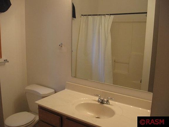 5th image of 424 Van Brunt St