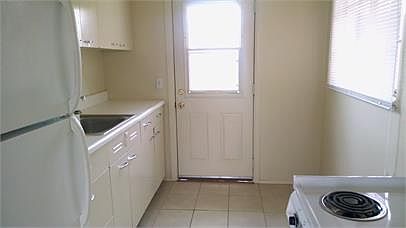 2nd image of 6038 Bagley Ave APT 2