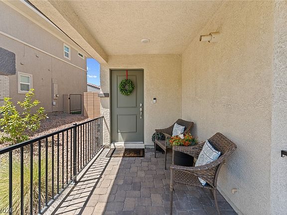 3rd image of 330 Bay Village Pl