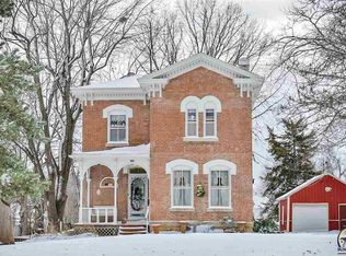 613 W 4th St, Holton, KS 66436